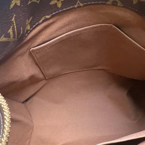 Louis Vuitton Classic Monogram Sully MM Bag - Picture 9 of 17